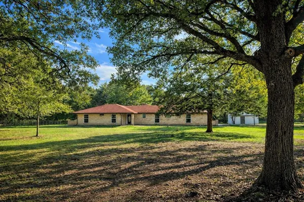 $2,500 | 377 County Road 3501, Quinlan, TX 75474