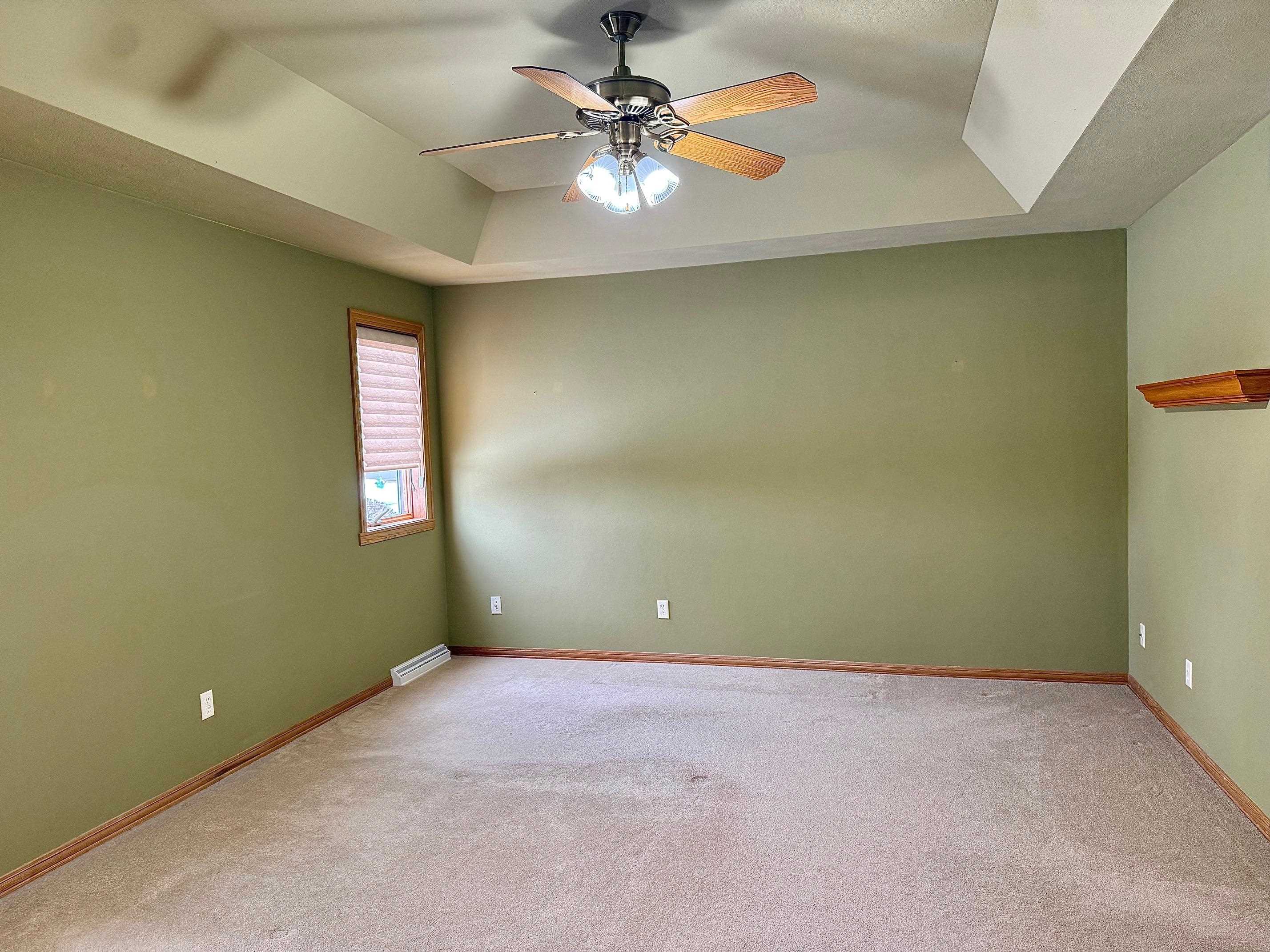 525 West Wayfarer Court Appleton, WI 54913 - Photo 12 of 27