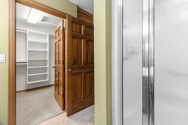 $400,000 | 525 West Wayfarer Court, Appleton, WI 54913