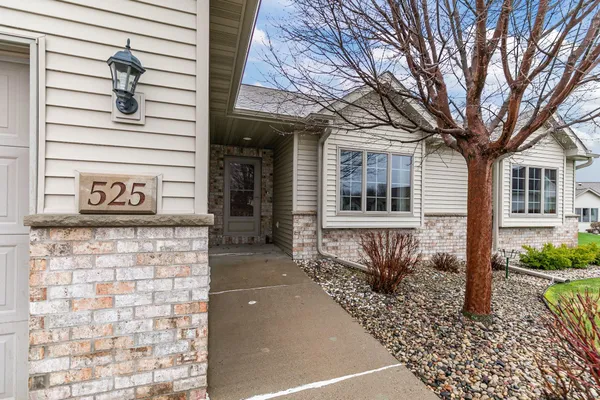 $400,000 | 525 West Wayfarer Court, Appleton, WI 54913