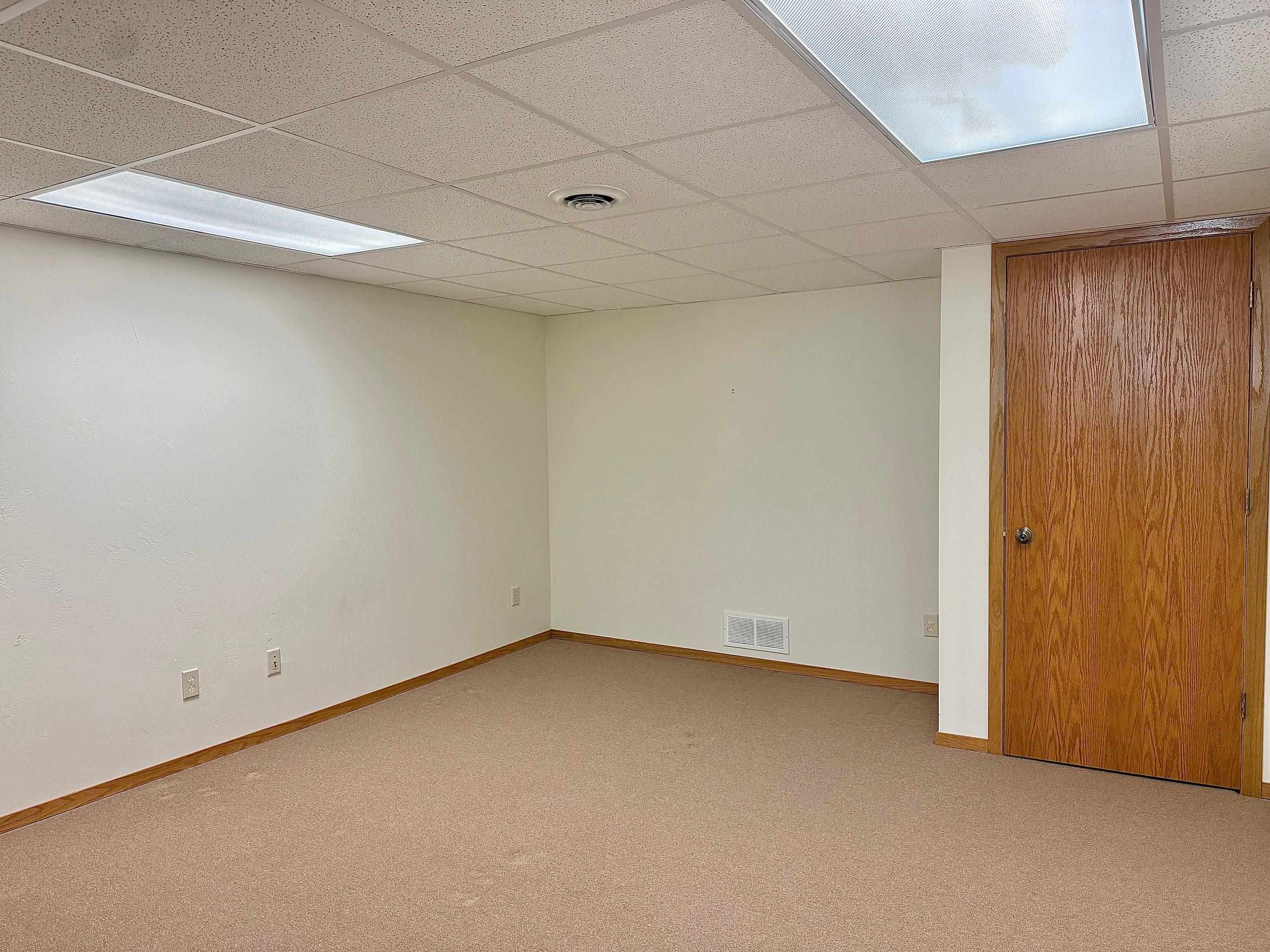 525 West Wayfarer Court Appleton, WI 54913 - Photo 22 of 27