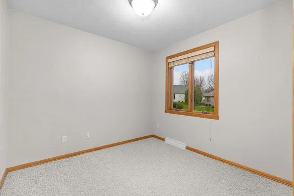 $400,000 | 525 West Wayfarer Court, Appleton, WI 54913