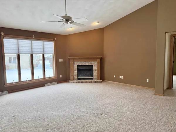 $400,000 | 525 West Wayfarer Court, Appleton, WI 54913