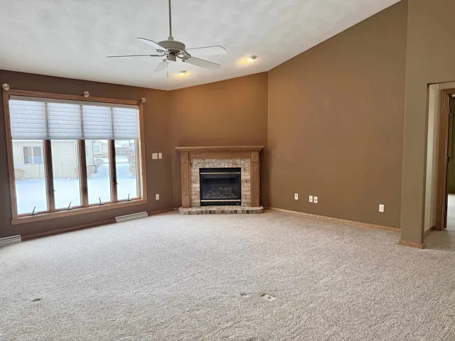 $415,000 | 525 West Wayfarer Court, Appleton, WI 54913