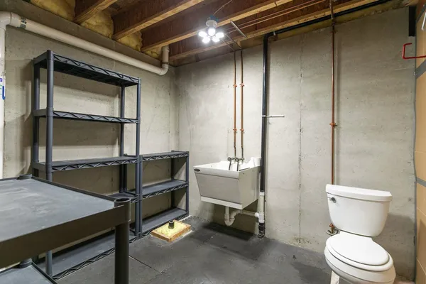 $400,000 | 525 West Wayfarer Court, Appleton, WI 54913