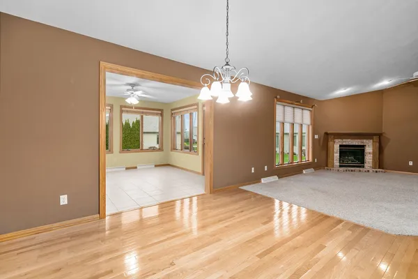 $400,000 | 525 West Wayfarer Court, Appleton, WI 54913