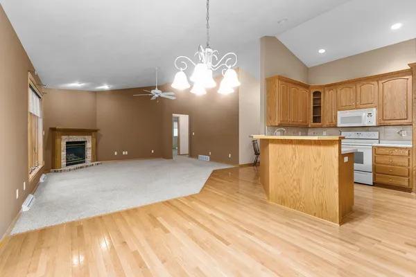 $400,000 | 525 West Wayfarer Court, Appleton, WI 54913