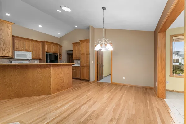 $400,000 | 525 West Wayfarer Court, Appleton, WI 54913