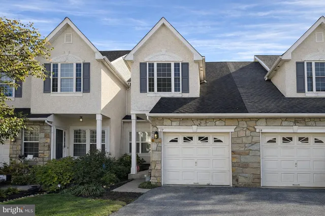 $2,850 | 17 Lincoln Drive, Downingtown, PA 19335