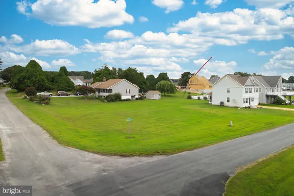 a view of a house with a big yard