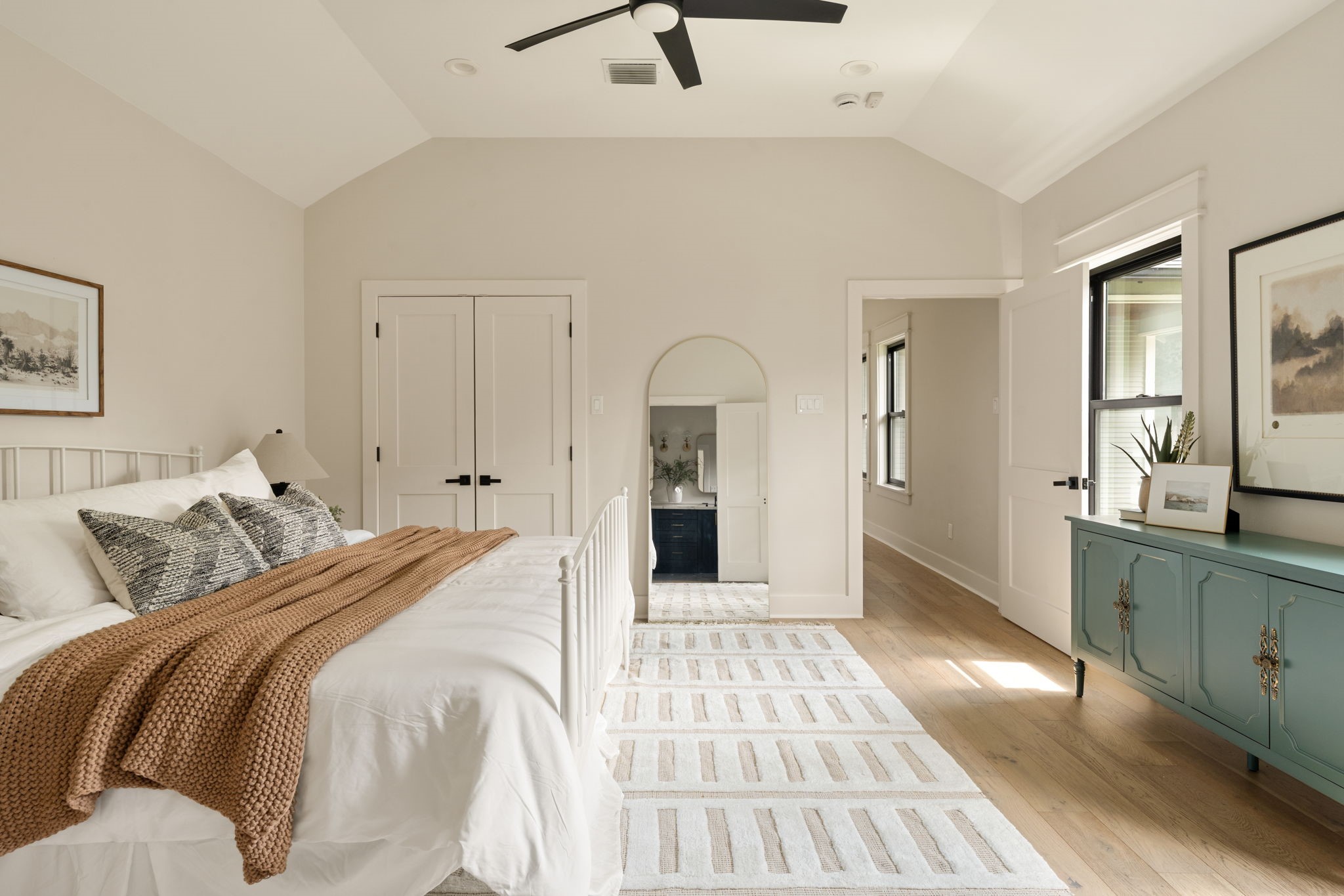 1022 Key Street Houston, TX 77009 - Photo 15 of 30 The primary suite serves as a private sanctuary at the rear of the home.