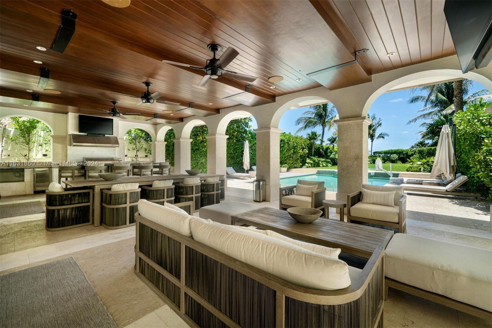 7825 Atlantic Way Miami Beach, FL 33141 - Photo 5 of 33 a kitchen with lots of counter top space