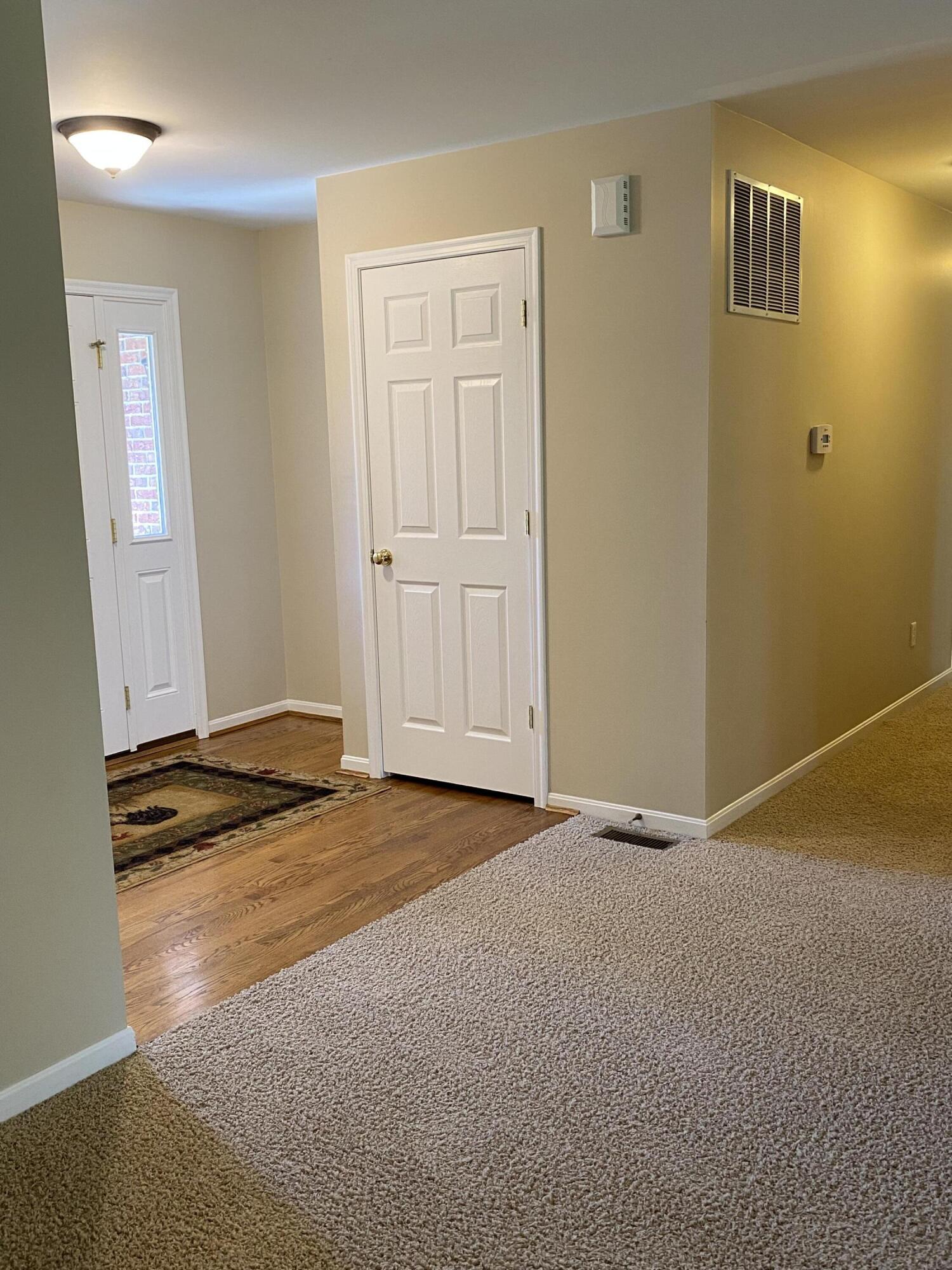 8964 Richmond Road Union, KY 41091 - Photo 6 of 48 Foyer to hallway