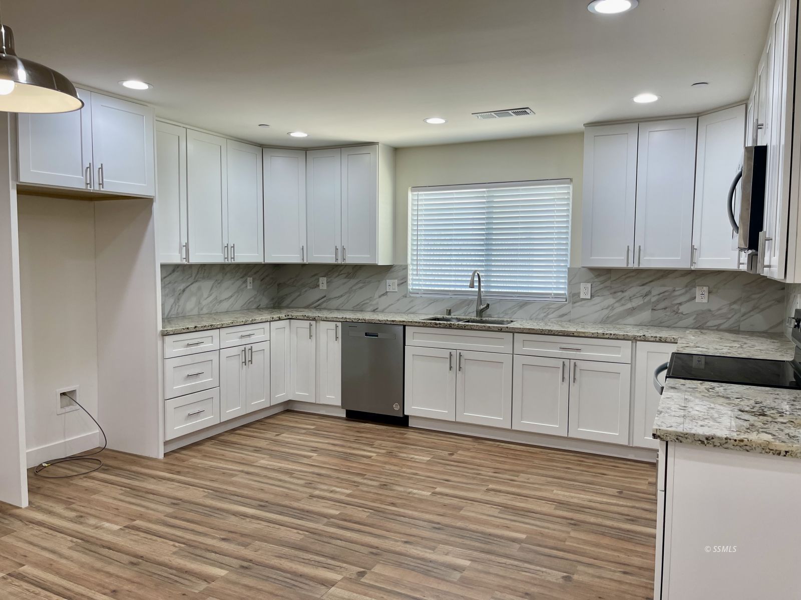 313 West Church Avenue Ridgecrest, CA 93555 - Photo 3 of 26
