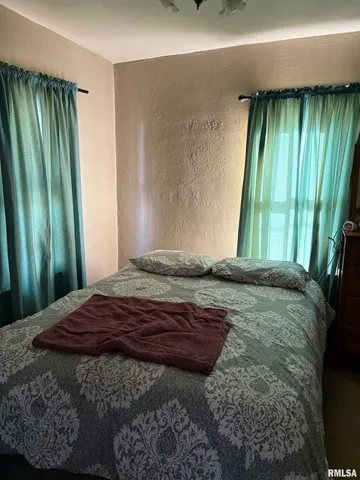 $59,900 | 2005 North Gale Avenue, Peoria, IL 61604