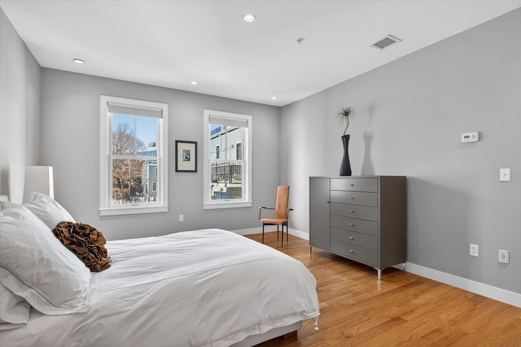 288 C Street, Unit 4 Boston, MA 02127 - Photo 12 of 23