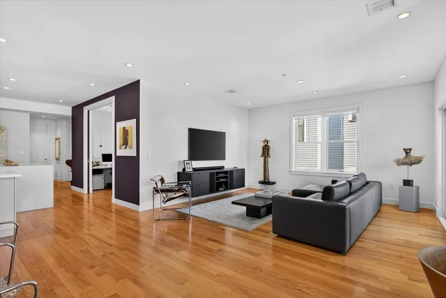 $1,199,000 | 288 C Street, Unit 4, Boston, MA 02127