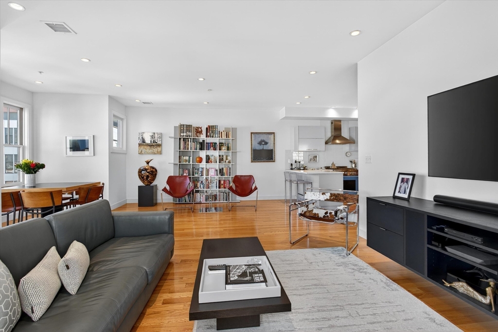 288 C Street, Unit 4 Boston, MA 02127 - Photo 7 of 23