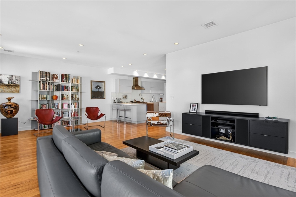 288 C Street, Unit 4 Boston, MA 02127 - Photo 8 of 23