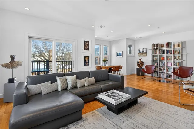 $1,199,000 | 288 C Street, Unit 4, Boston, MA 02127