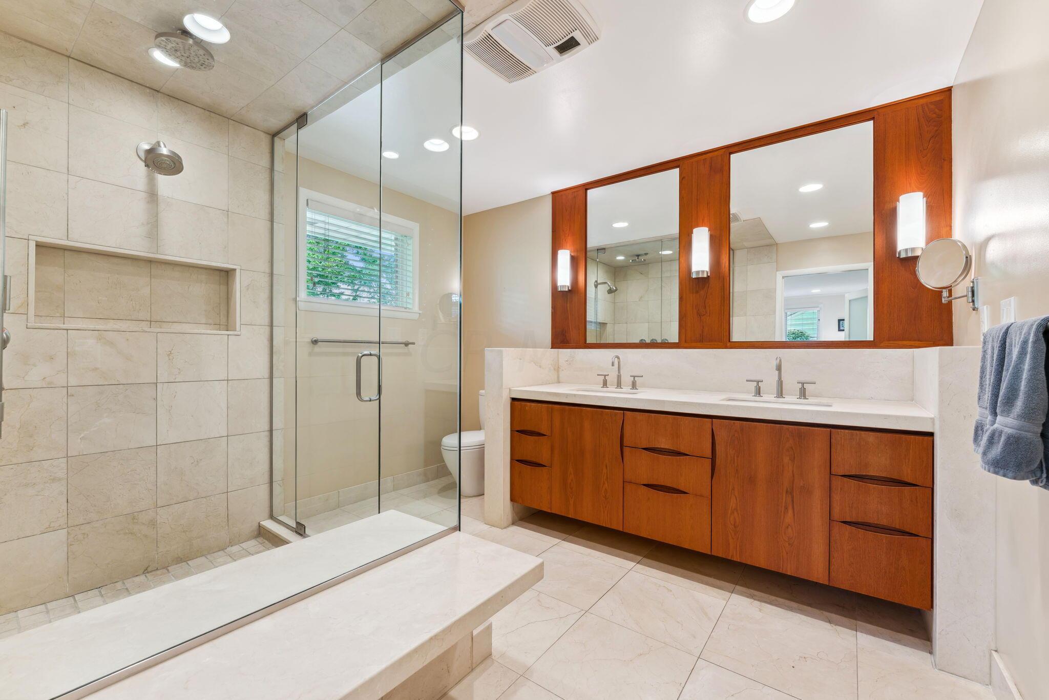 2579 Middlesex Road Upper Arlington, OH 43220 - Photo 39 of 92 Ensuite Bathroom