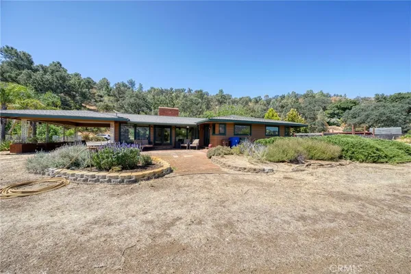 $950,000 | 10460 North Drive, Clearlake, CA 95422