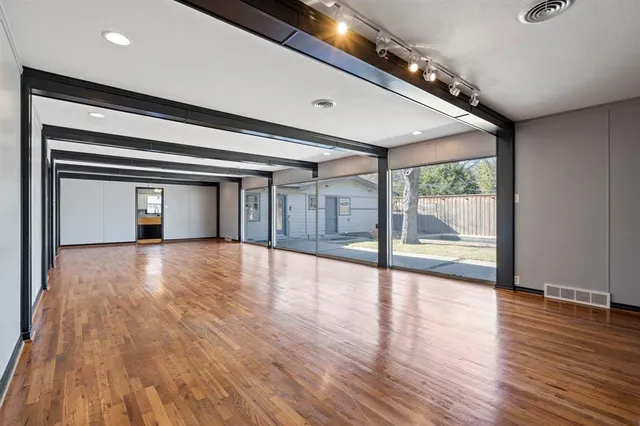 $5,250 | 6527 Axton Circle, Dallas, TX 75214