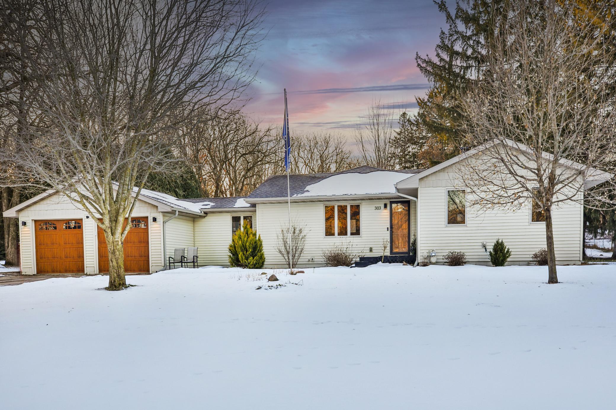 303 24th Street Northwest Austin, MN 55912 - Photo 1 of 43