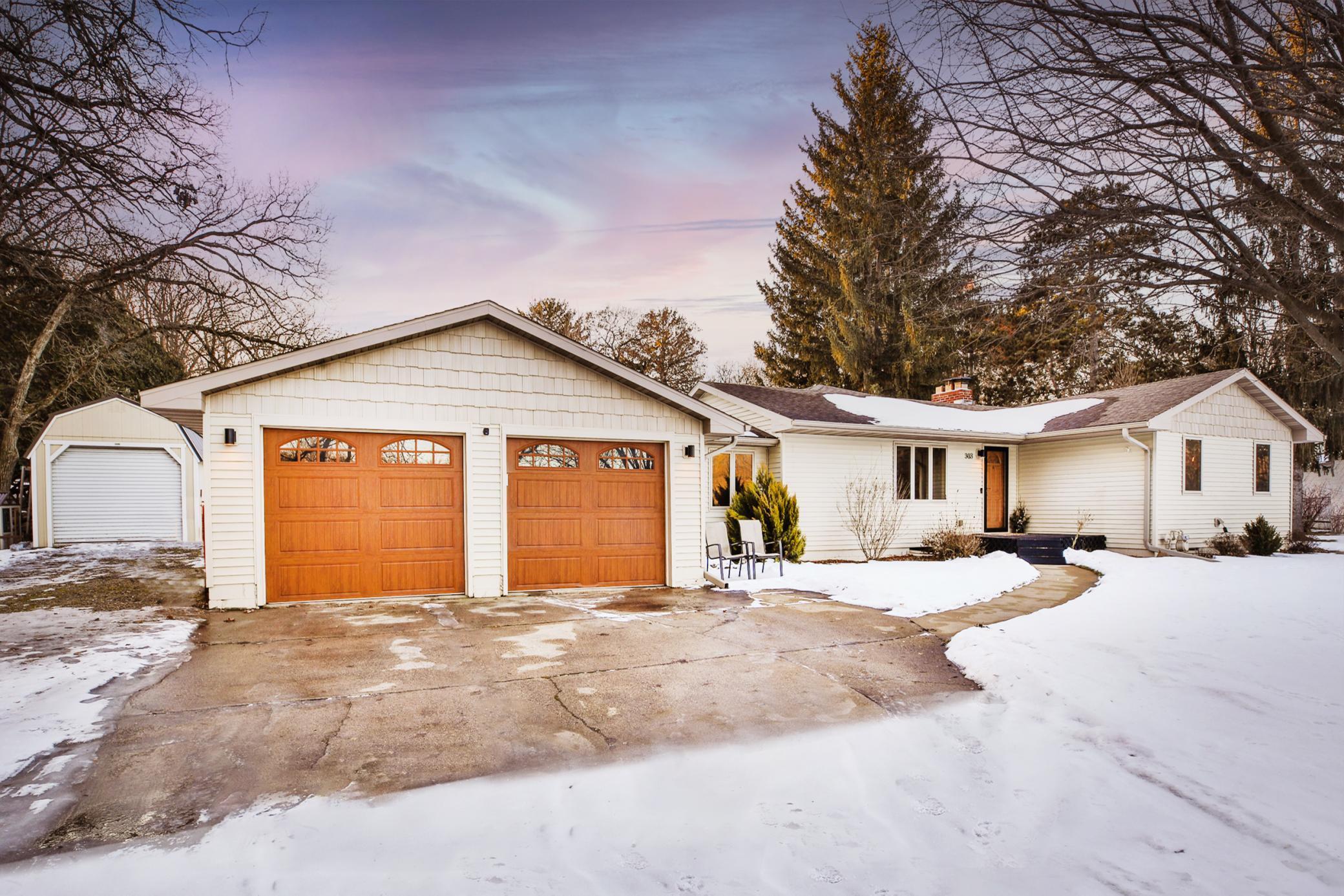 303 24th Street Northwest Austin, MN 55912 - Photo 4 of 43
