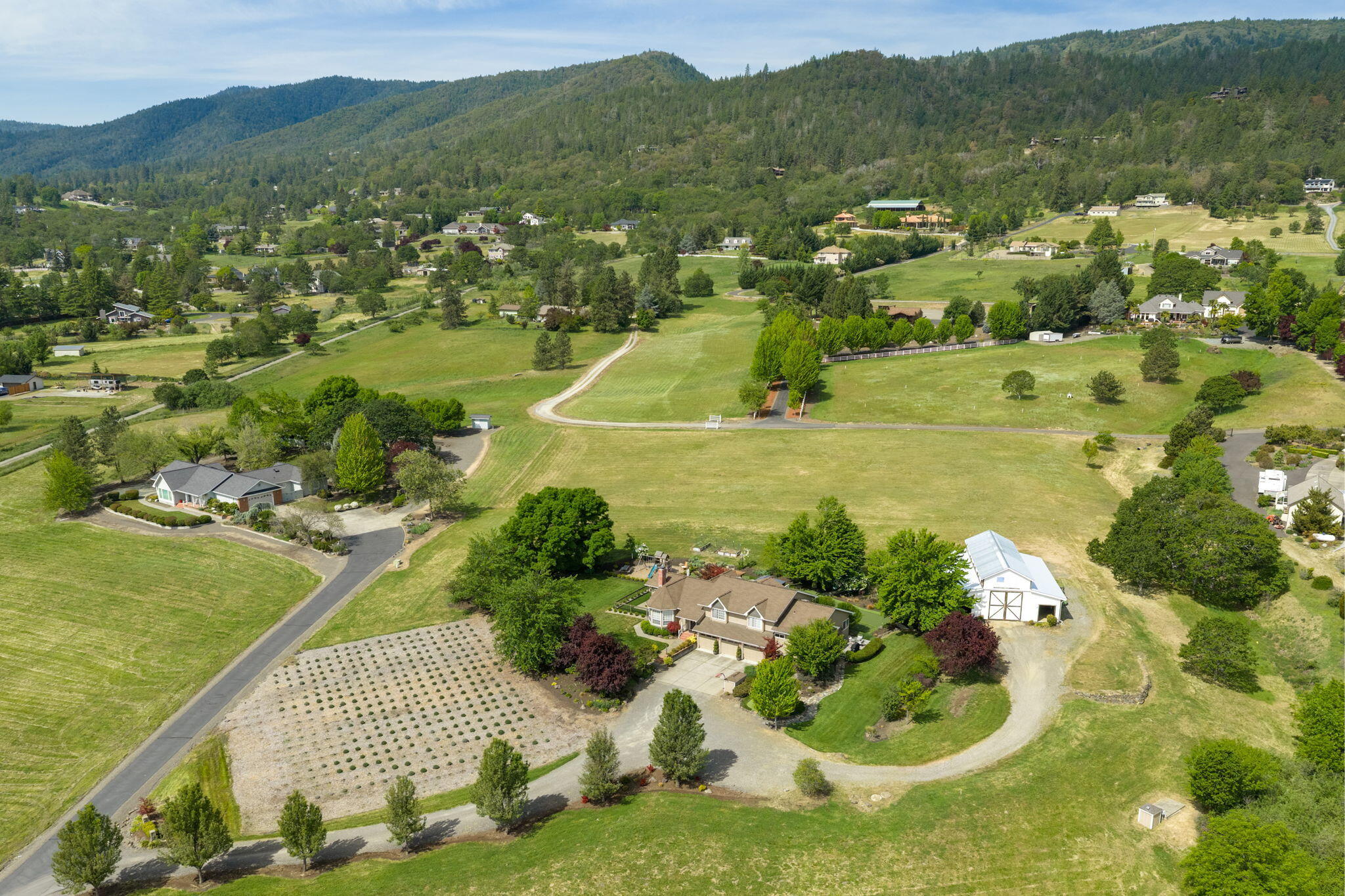 983 Old Stage Road Central Point, OR 97502 - Photo 1 of 65 05