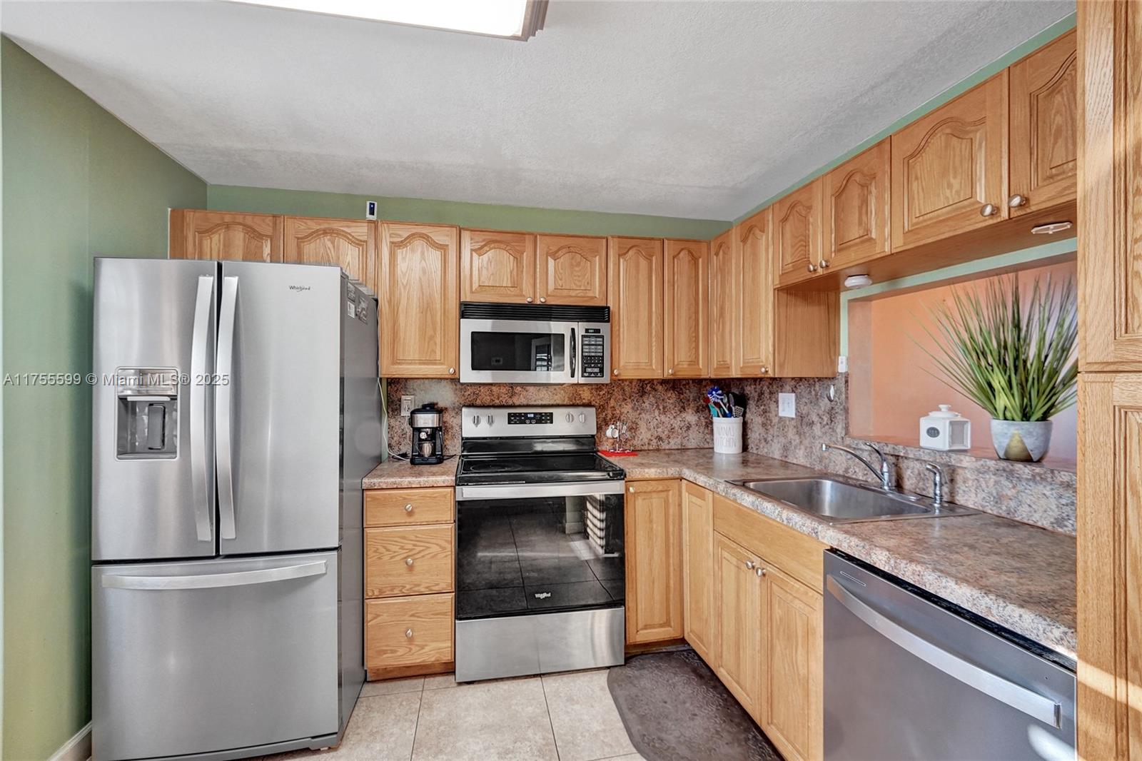 901 Colony Point Circle, Unit 511 Pembroke Pines, FL 33026 - Photo 31 of 41