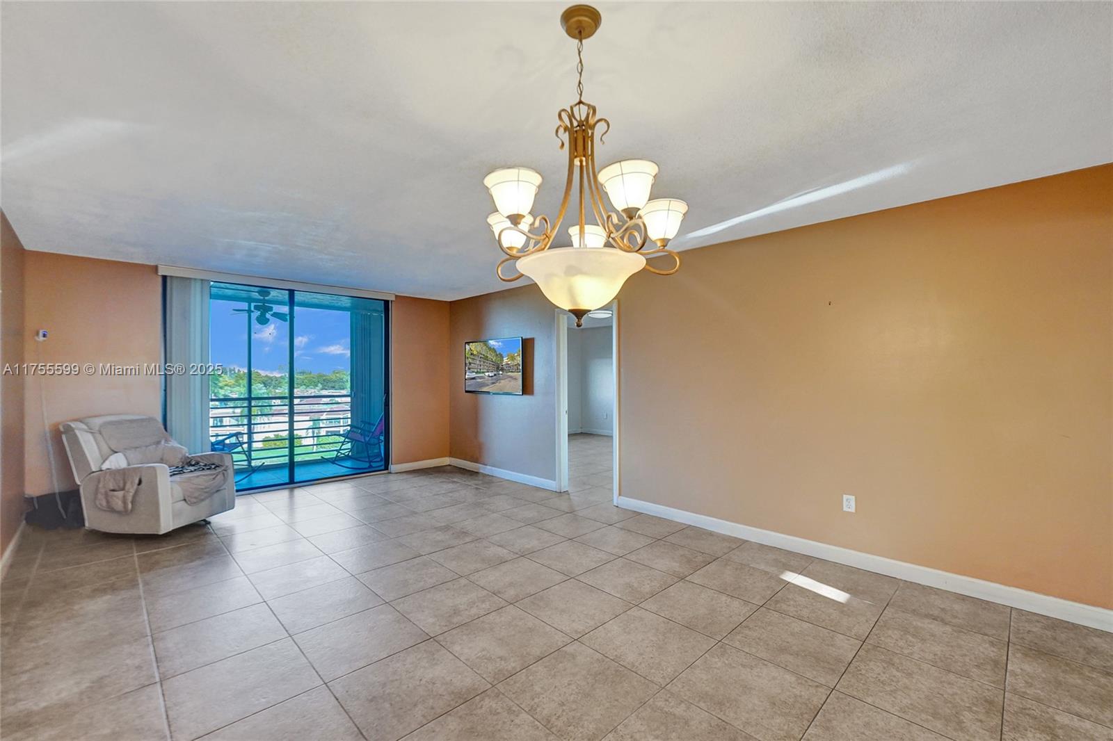 901 Colony Point Circle, Unit 511 Pembroke Pines, FL 33026 - Photo 37 of 41