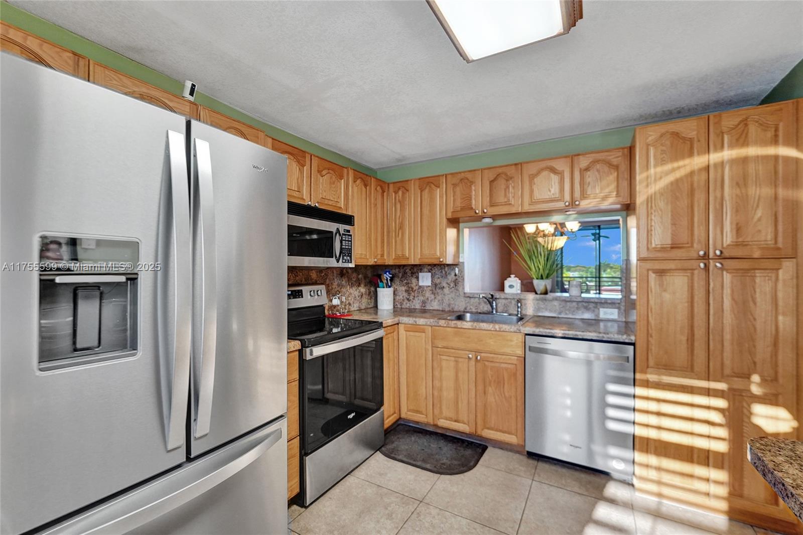 901 Colony Point Circle, Unit 511 Pembroke Pines, FL 33026 - Photo 7 of 41