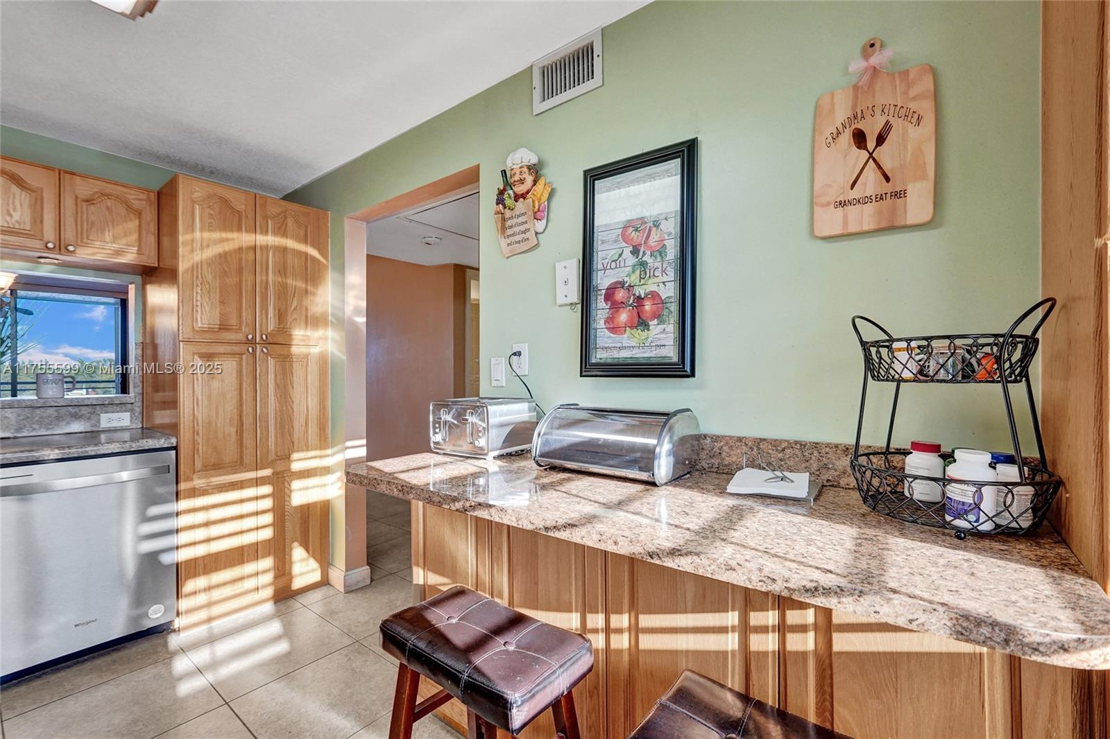 901 Colony Point Circle, Unit 511 Pembroke Pines, FL 33026 - Photo 8 of 41