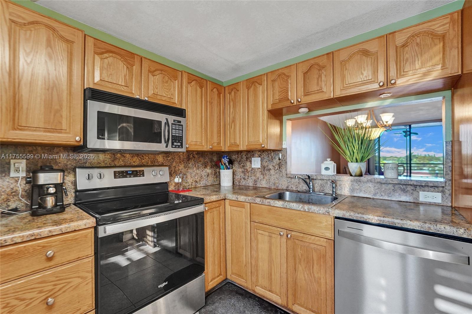 901 Colony Point Circle, Unit 511 Pembroke Pines, FL 33026 - Photo 9 of 41