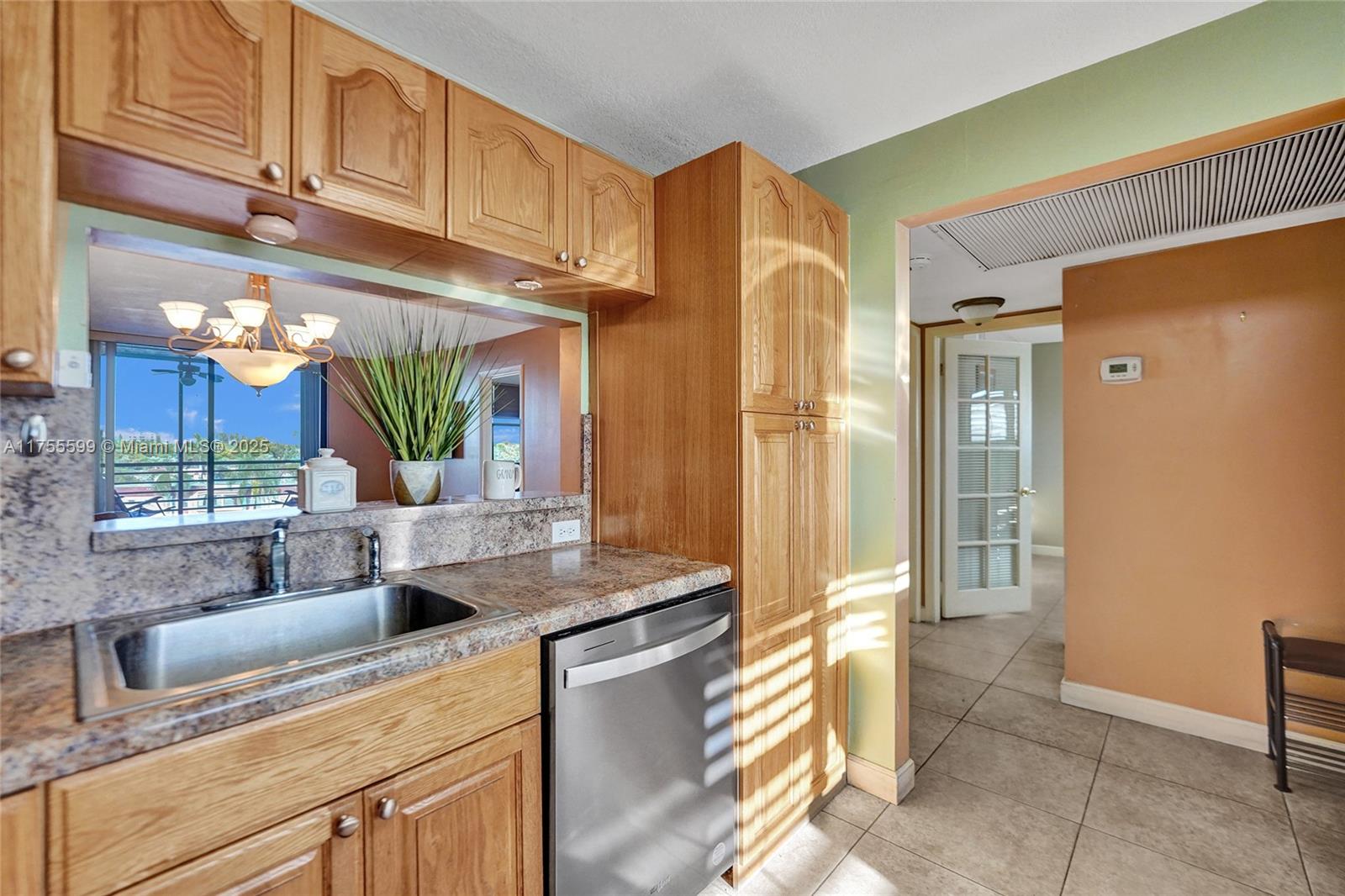 901 Colony Point Circle, Unit 511 Pembroke Pines, FL 33026 - Photo 10 of 41