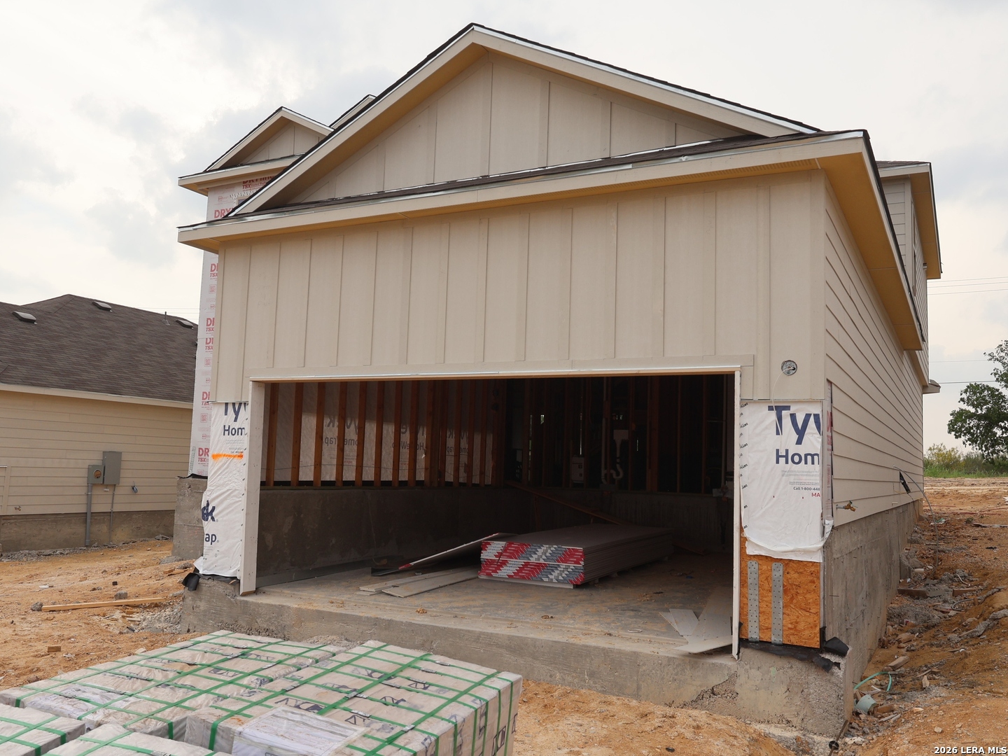 2907 Selhurst Street Converse, TX 78109 - Photo 35 of 35 a view of a car garage