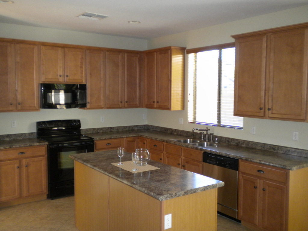 13576 West Redfield Road Surprise, AZ 85379 - Photo 4 of 20 Kitchen2