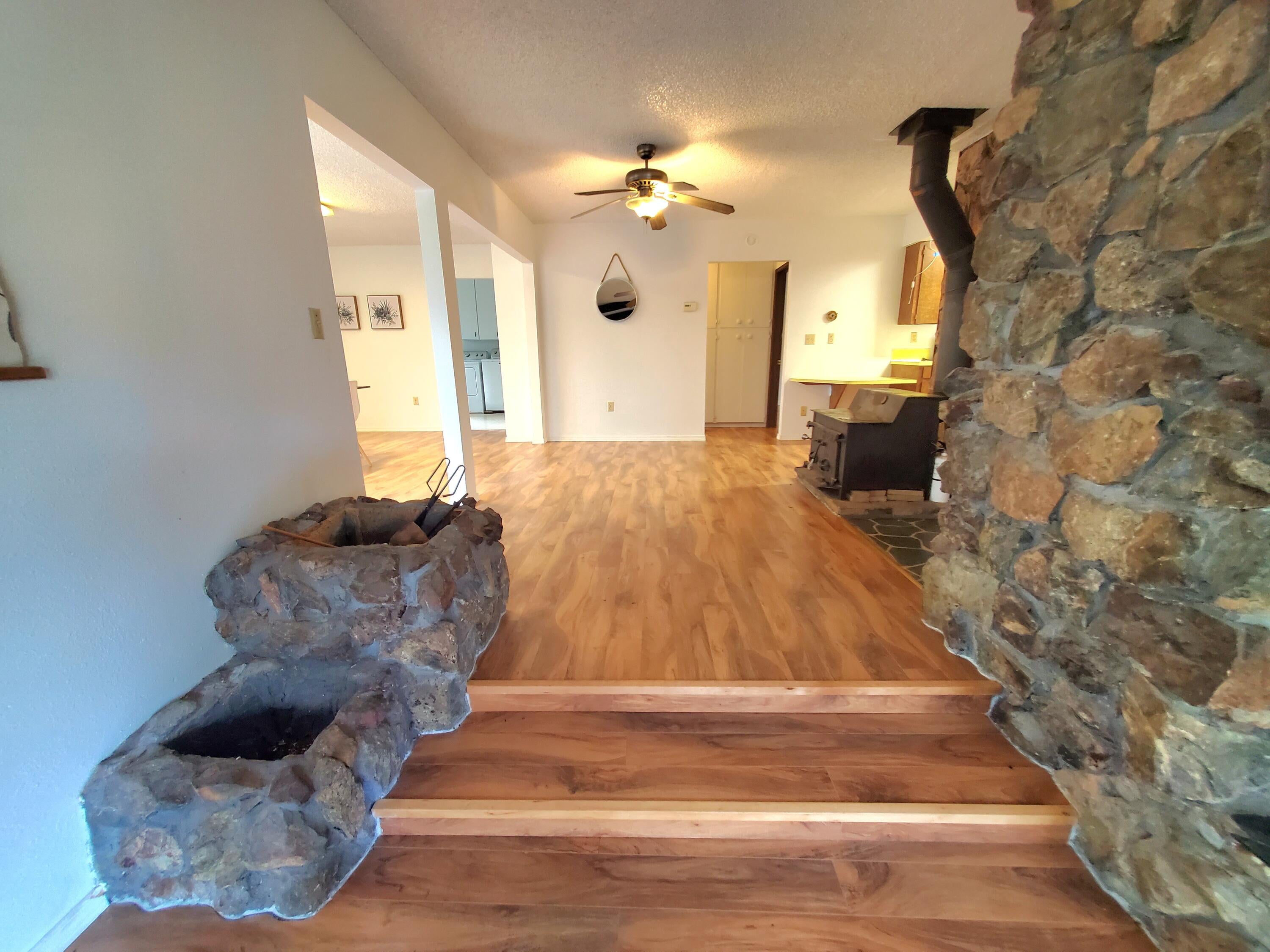 395 East Fork Road Williams, OR 97544 - Photo 16 of 59 20231204_120400