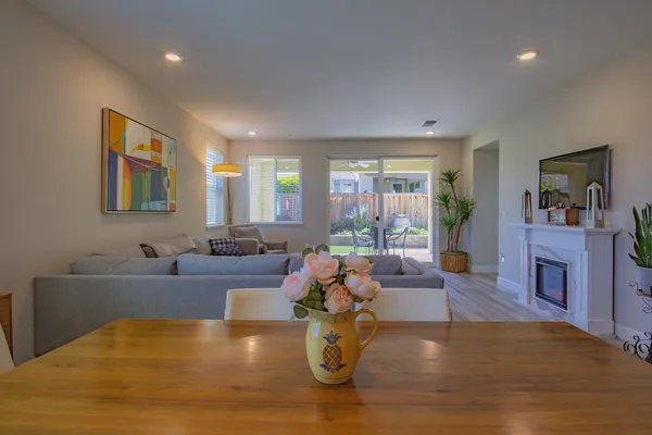 $579,000 | 484 Pinehurst Street, Manteca, CA 95336