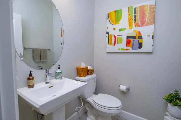 $579,000 | 484 Pinehurst Street, Manteca, CA 95336