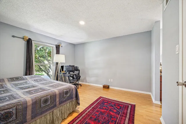 $1,250 | 1516 Bay Area Boulevard, Unit B8, Houston, TX 77058