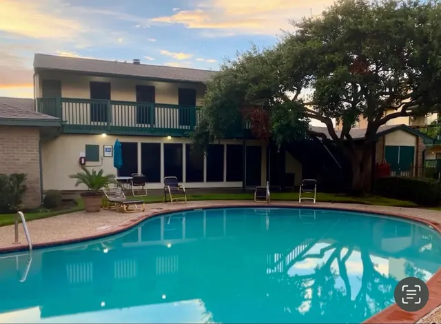 $1,250 | 1516 Bay Area Boulevard, Unit B8, Houston, TX 77058