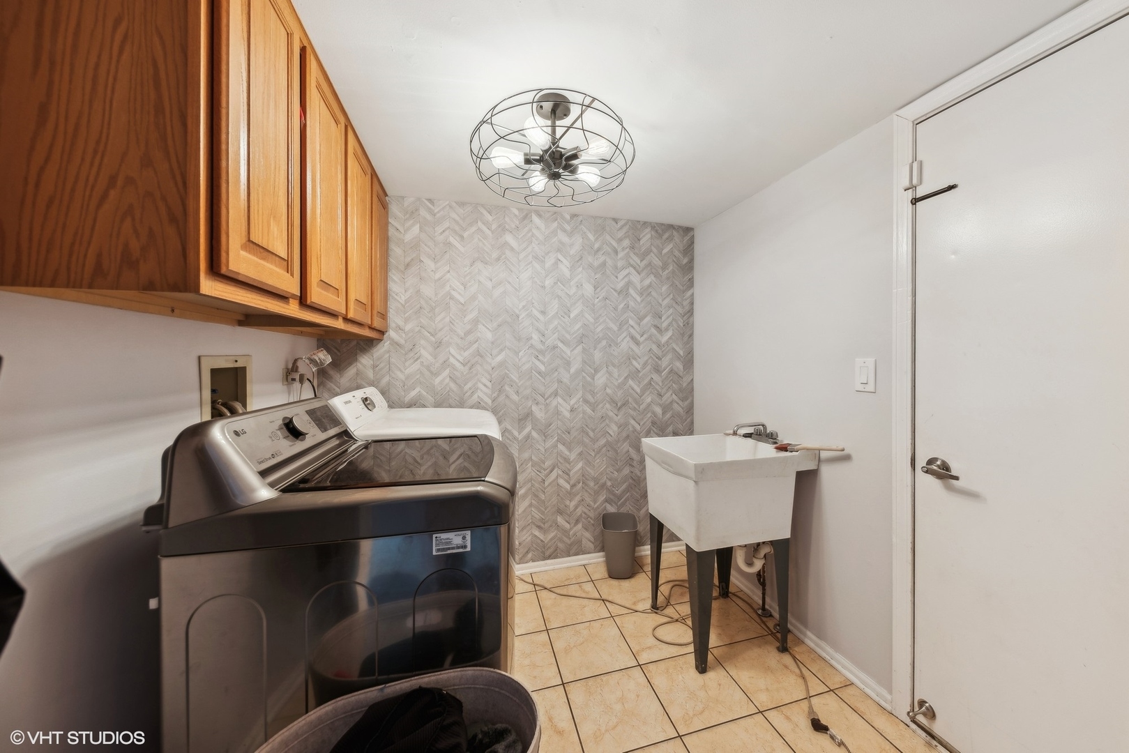 7445 Inglenook Lane Gurnee, IL 60031 - Photo 22 of 26 a bathroom with a sink a toilet and mirror