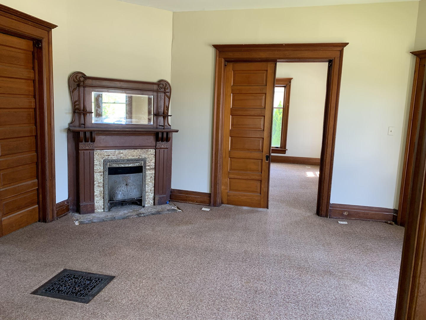 307 East State Street, Unit 1 Geneva, IL 60134 - Photo 2 of 8
