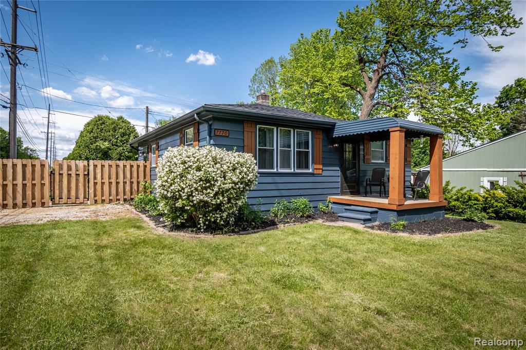 7770 Austere Road Waterford, MI 48329 - Photo 1 of 27 Gallery Image 1