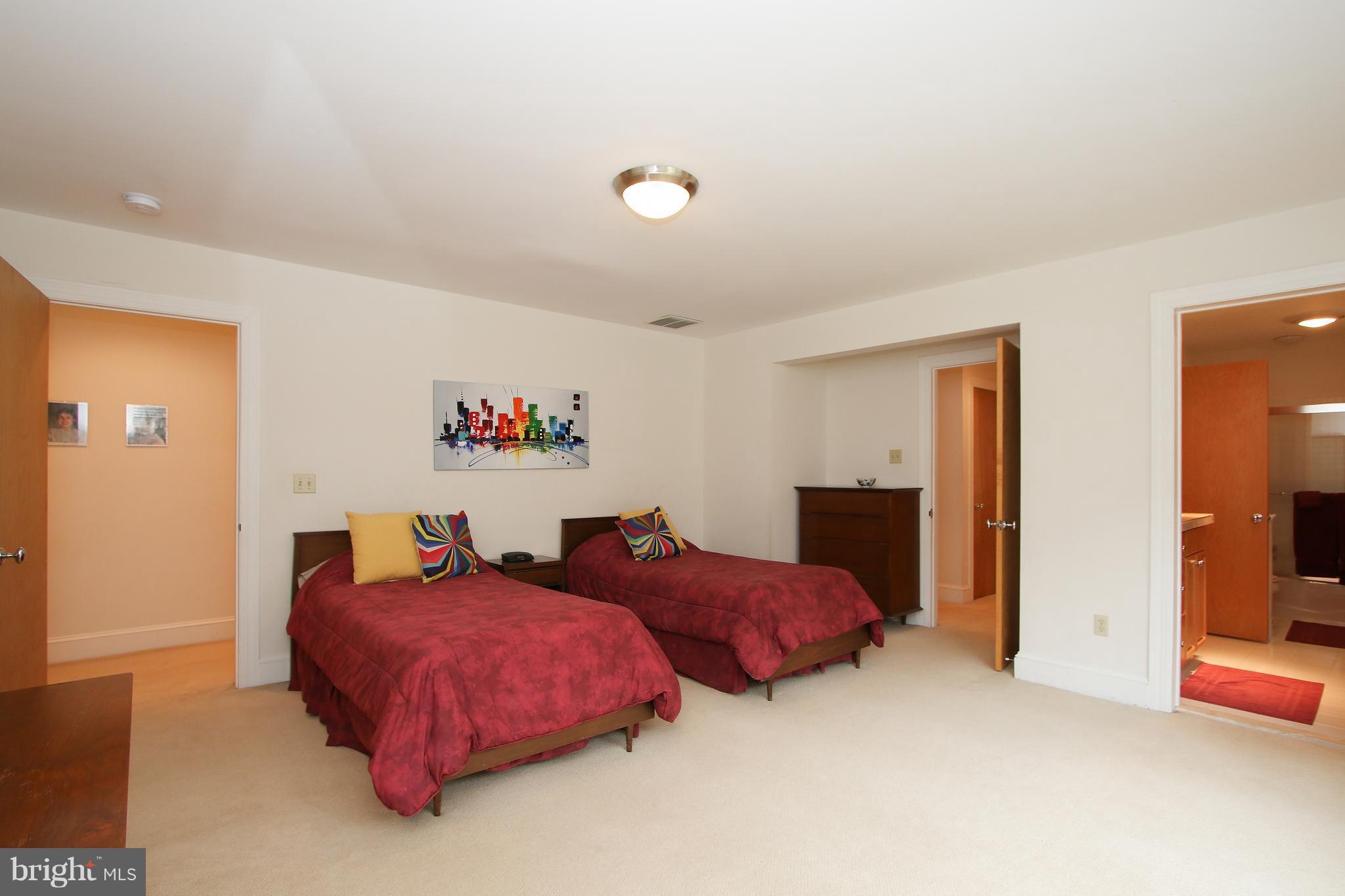 8540 West Howell Road Bethesda, MD 20817 - Photo 13 of 27 Bedroom