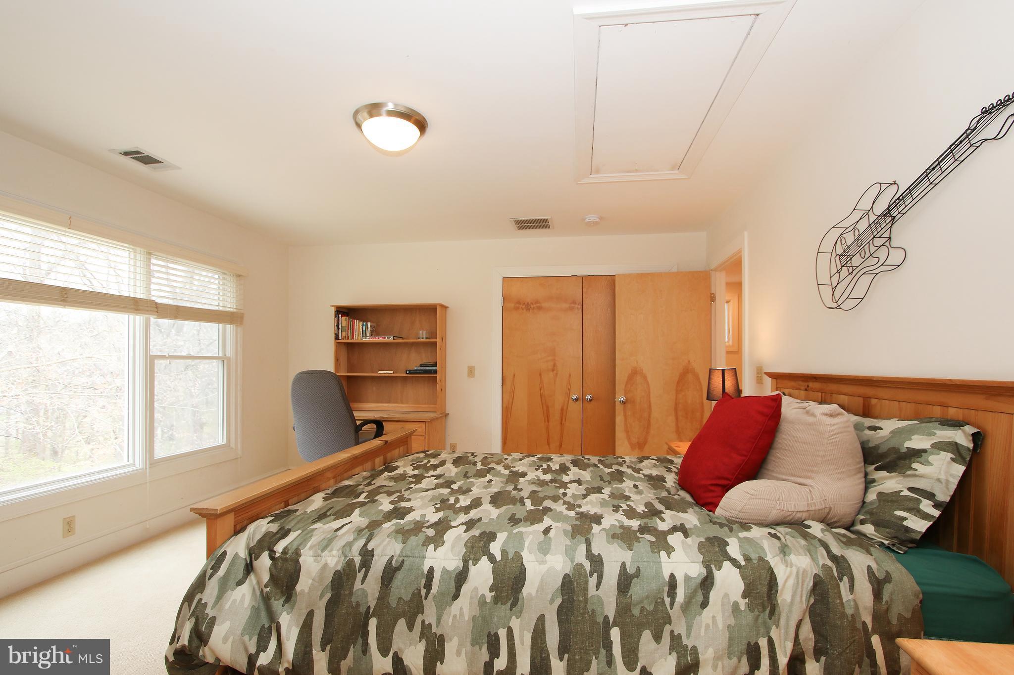 8540 West Howell Road Bethesda, MD 20817 - Photo 14 of 27 Bedroom