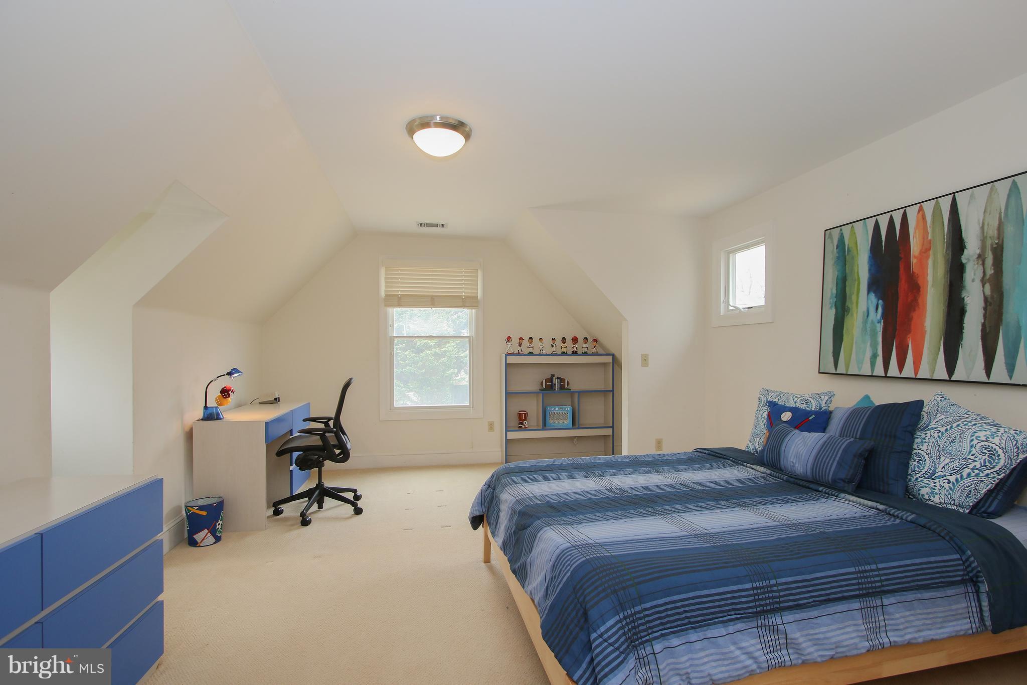 8540 West Howell Road Bethesda, MD 20817 - Photo 15 of 27 Bedroom