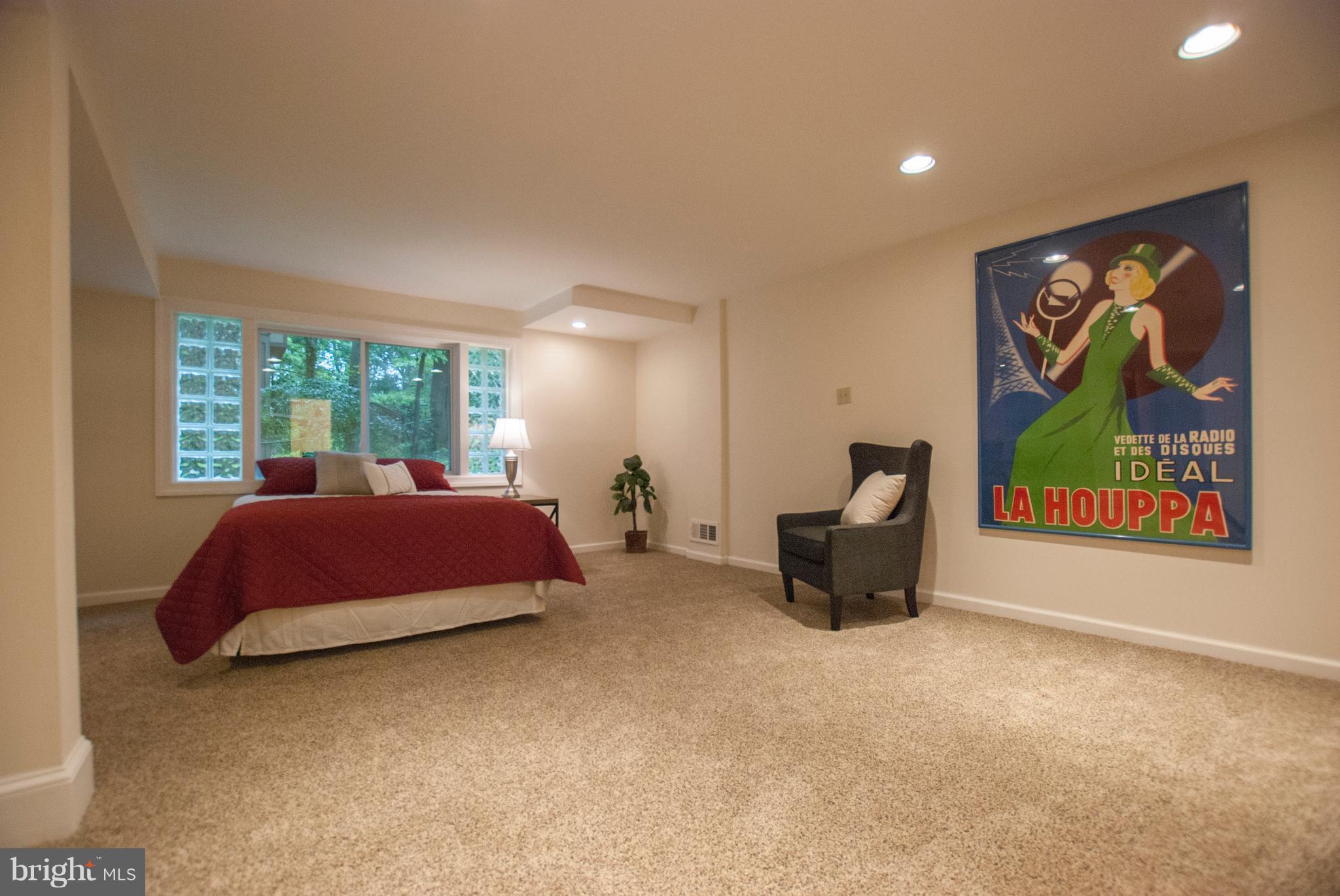 8540 West Howell Road Bethesda, MD 20817 - Photo 21 of 27 Bedroom Lower Level with en-suite bath